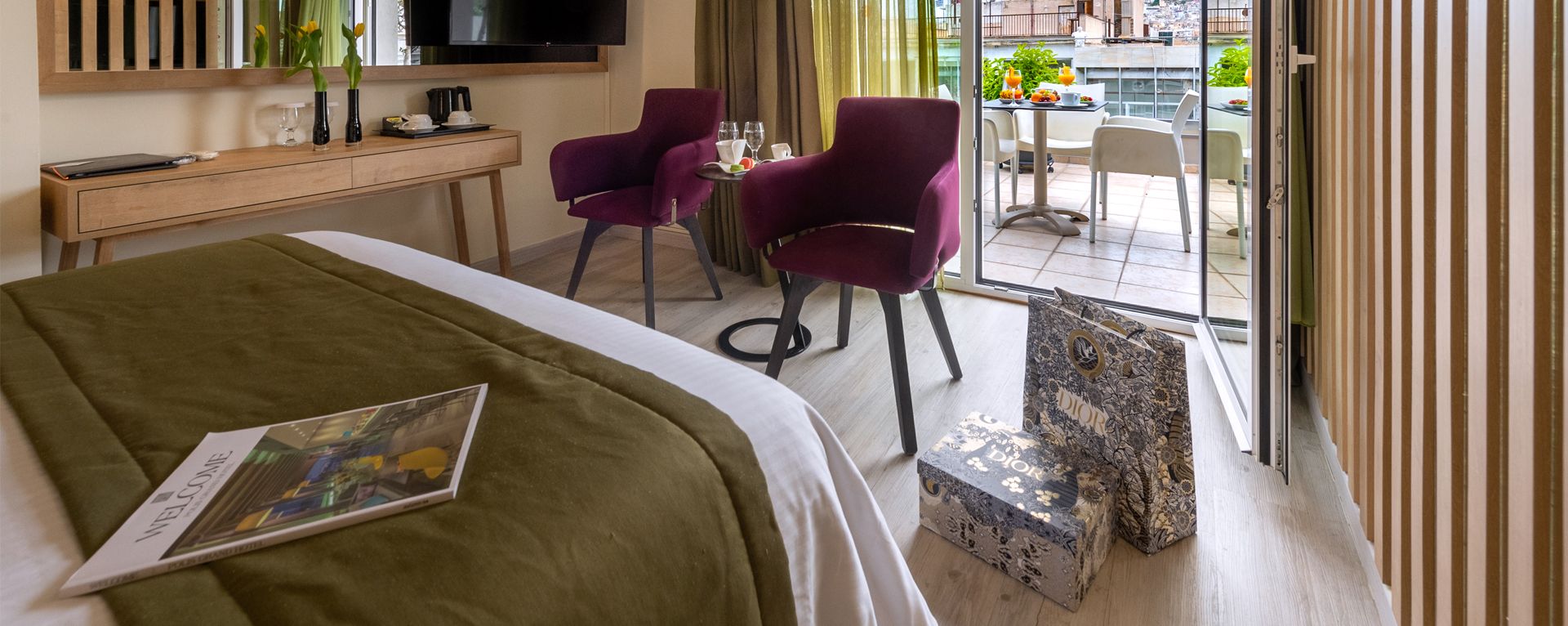 ΕXECUTIVE DOUBLE WITH ACROPOLIS VIEW